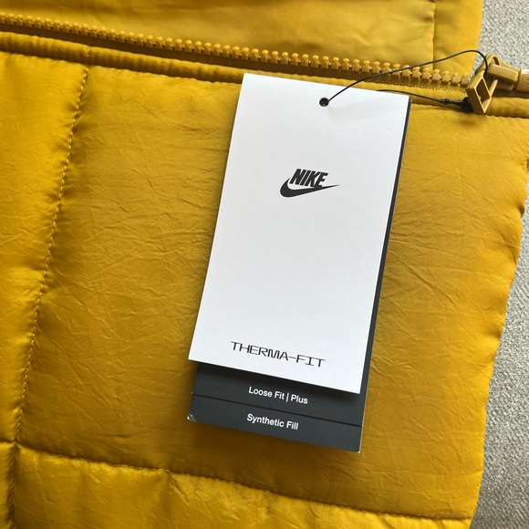 NWT $140 Sportswear Therma-Fit Hooded Puffer Jacket Women’s Plus 2X Gold - Picture 5 of 7